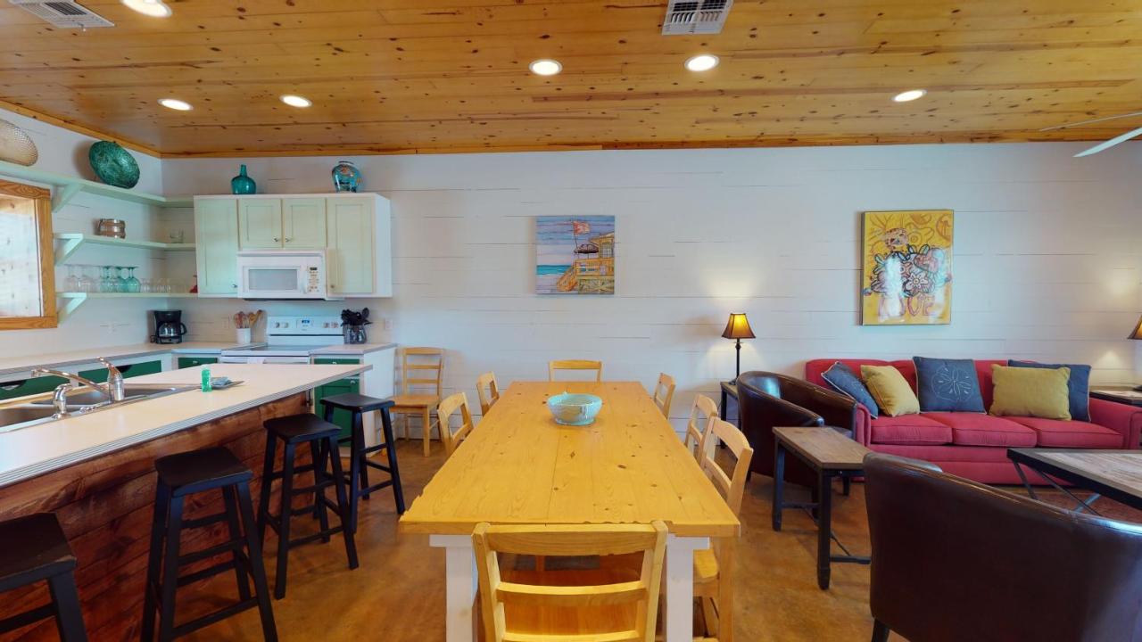 | TC102 Townhome Located in Town, Close to beach, Shared Pool