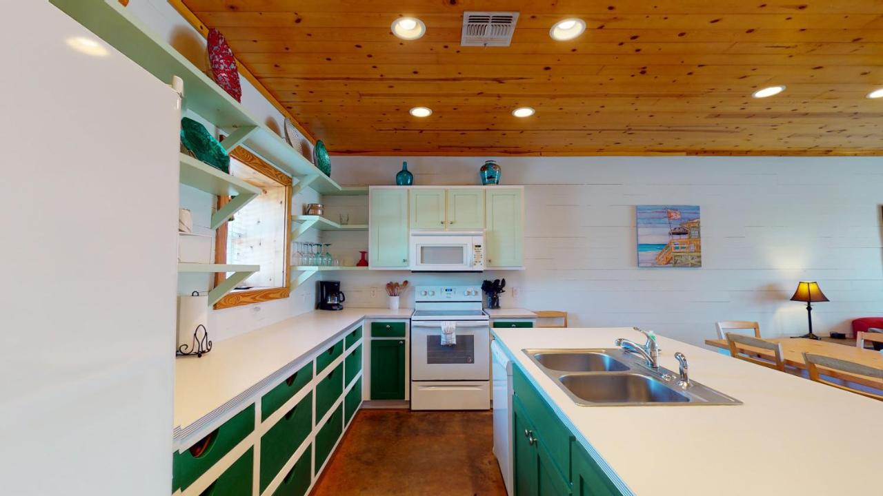 | TC102 Townhome Located in Town, Close to beach, Shared Pool
