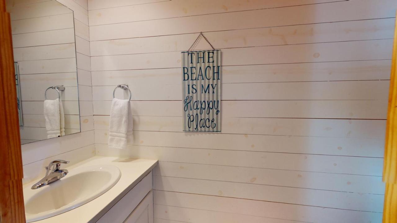 | TC102 Townhome Located in Town, Close to beach, Shared Pool