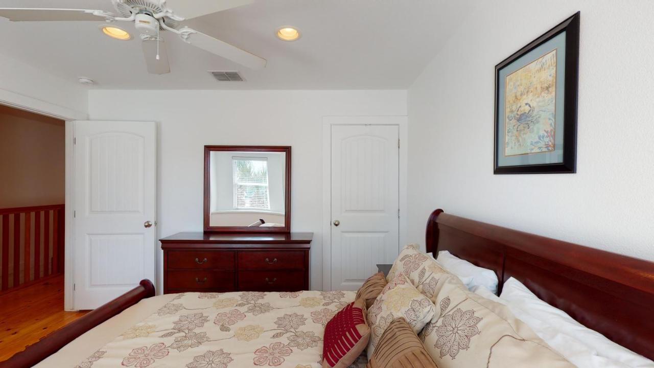 | TC102 Townhome Located in Town, Close to beach, Shared Pool