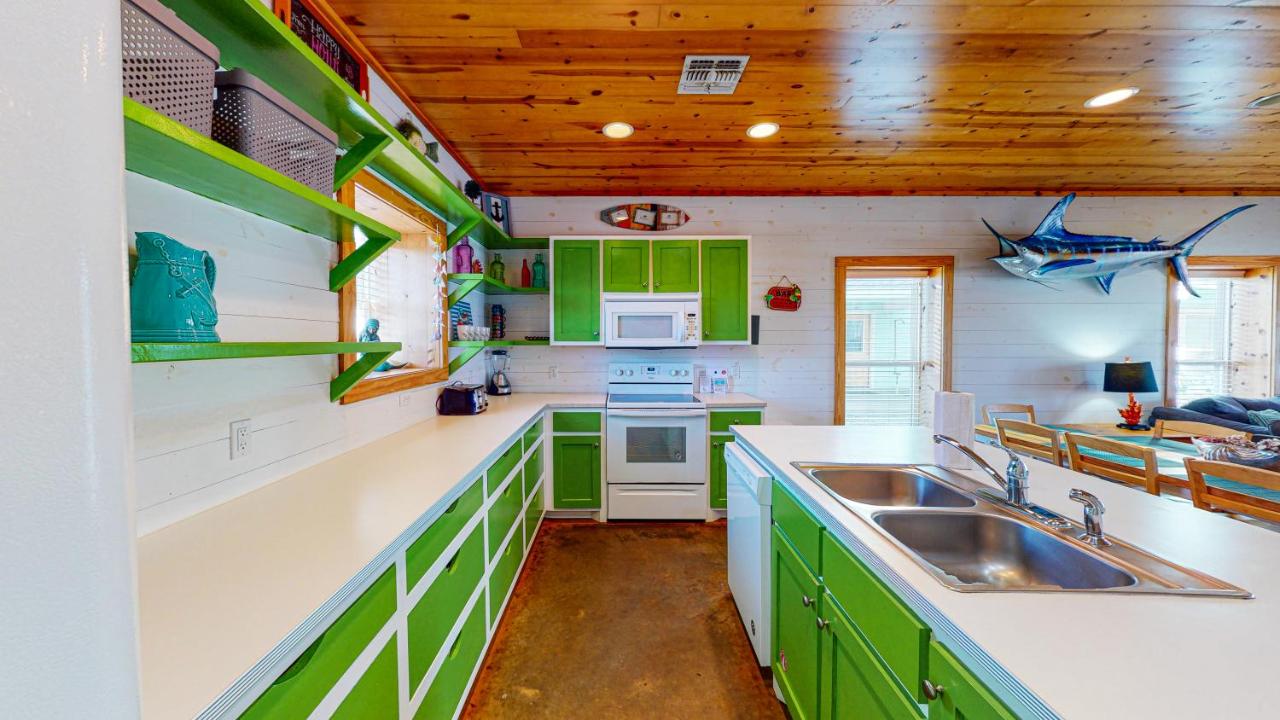  | TC103 Townhome Located in Town, Close to beach, Shared Pool