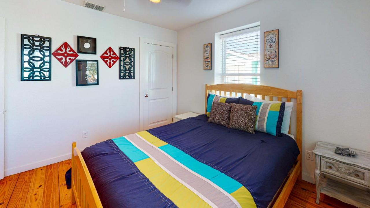  | TC103 Townhome Located in Town, Close to beach, Shared Pool