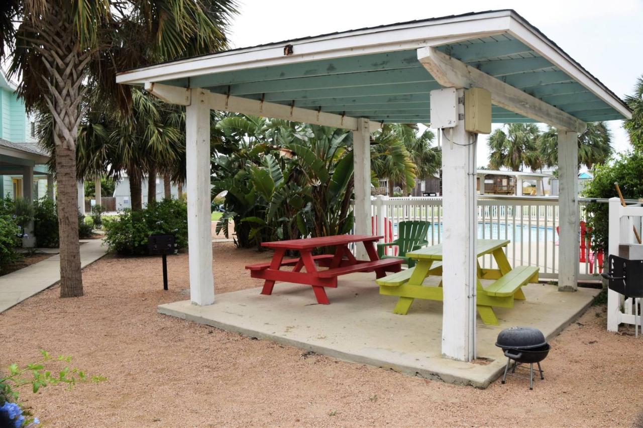  | TC103 Townhome Located in Town, Close to beach, Shared Pool