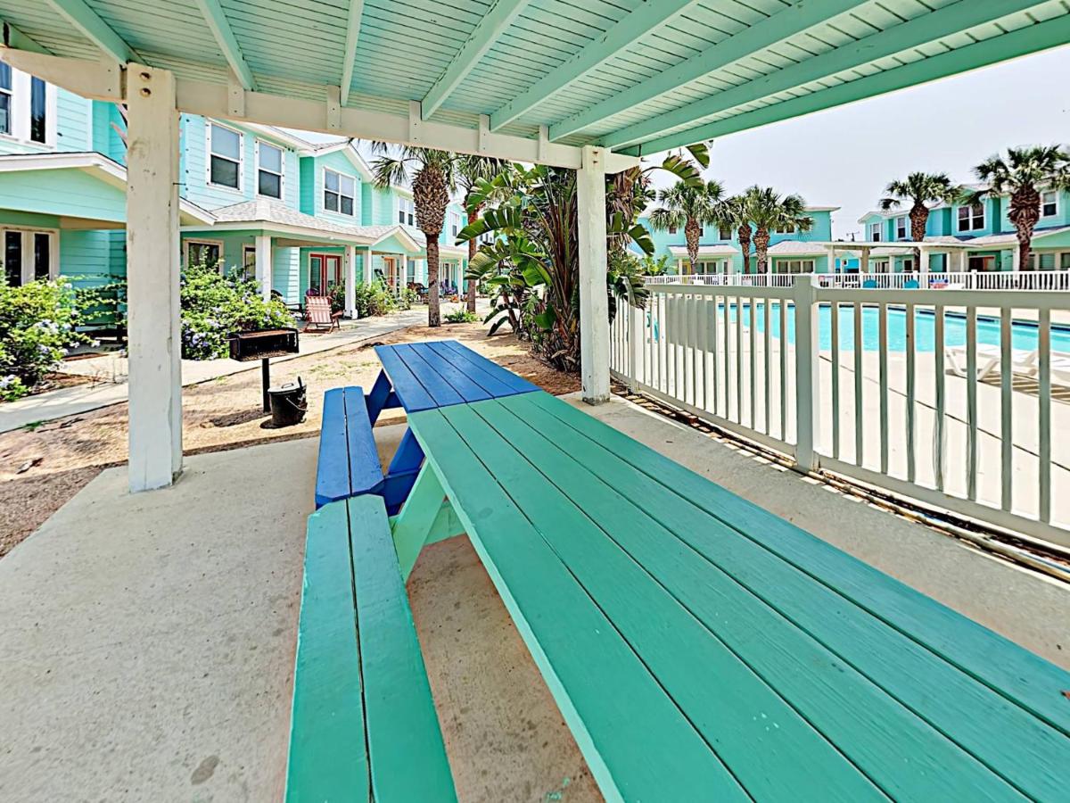  | TC103 Townhome Located in Town, Close to beach, Shared Pool