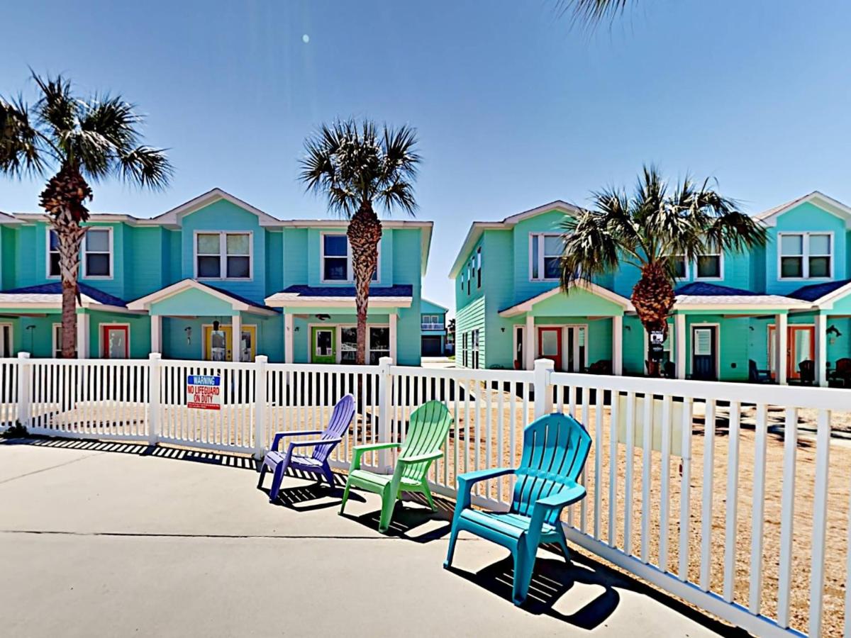  | TC103 Townhome Located in Town, Close to beach, Shared Pool