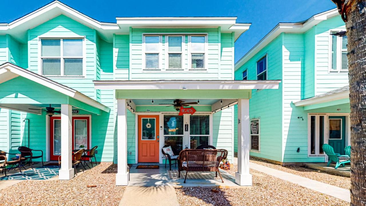  | TC304 Cool and Roomy Townhome Close to Beach, Shared Pool