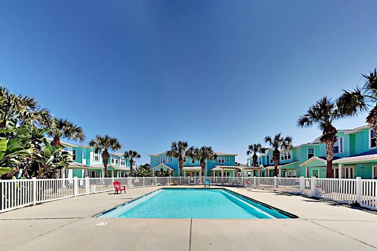  | TC304 Cool and Roomy Townhome Close to Beach, Shared Pool