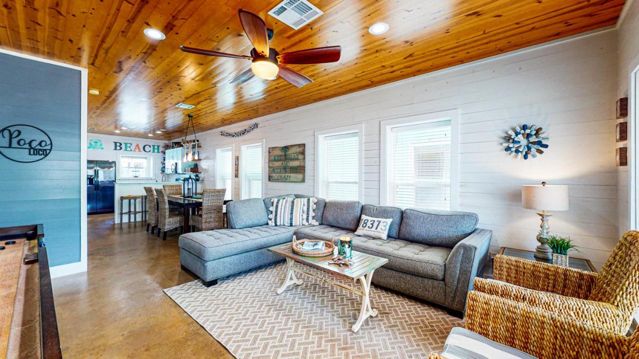  | TC304 Cool and Roomy Townhome Close to Beach, Shared Pool