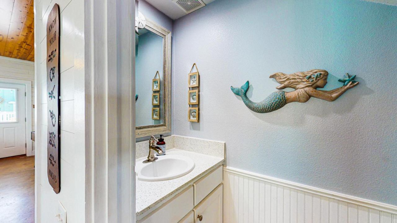  | TC304 Cool and Roomy Townhome Close to Beach, Shared Pool