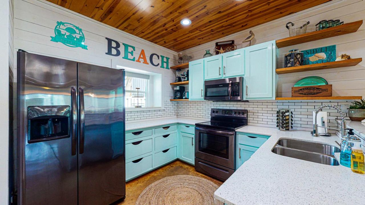  | TC304 Cool and Roomy Townhome Close to Beach, Shared Pool
