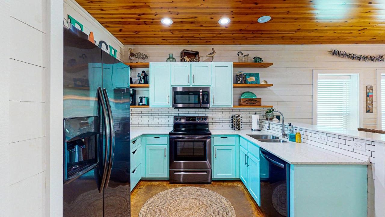  | TC304 Cool and Roomy Townhome Close to Beach, Shared Pool