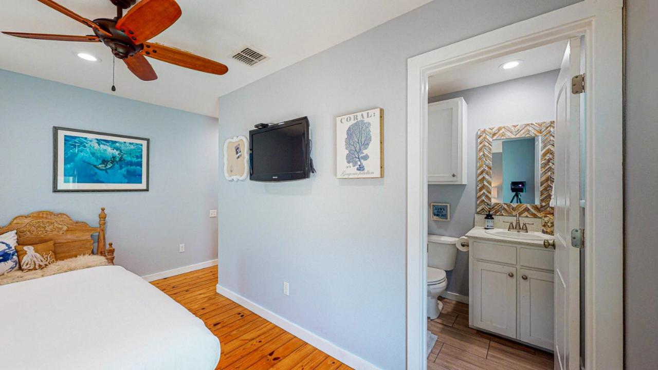  | TC304 Cool and Roomy Townhome Close to Beach, Shared Pool