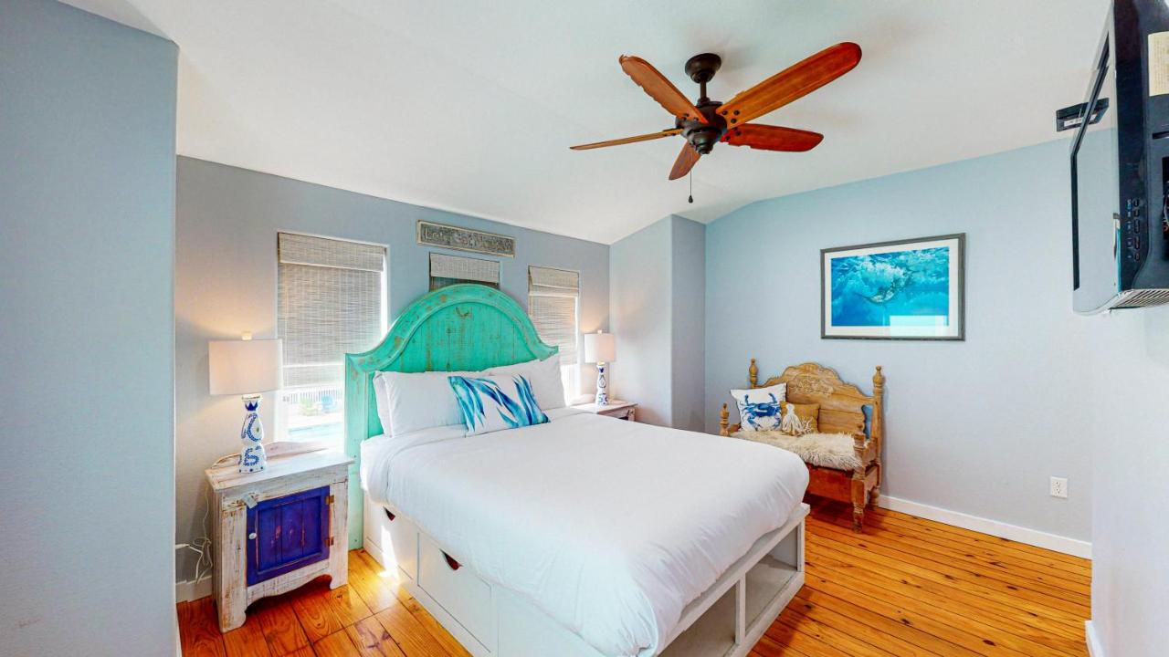  | TC304 Cool and Roomy Townhome Close to Beach, Shared Pool