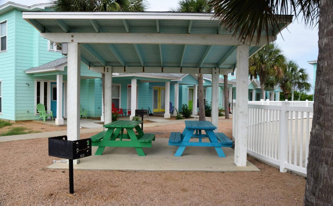  | TC304 Cool and Roomy Townhome Close to Beach, Shared Pool