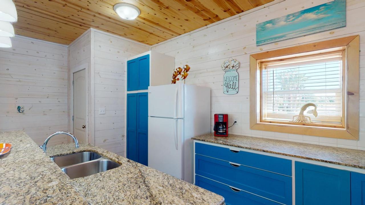  | TC503 Townhome Located in Town, Close to beach, Shared Pool, Pet Friendly