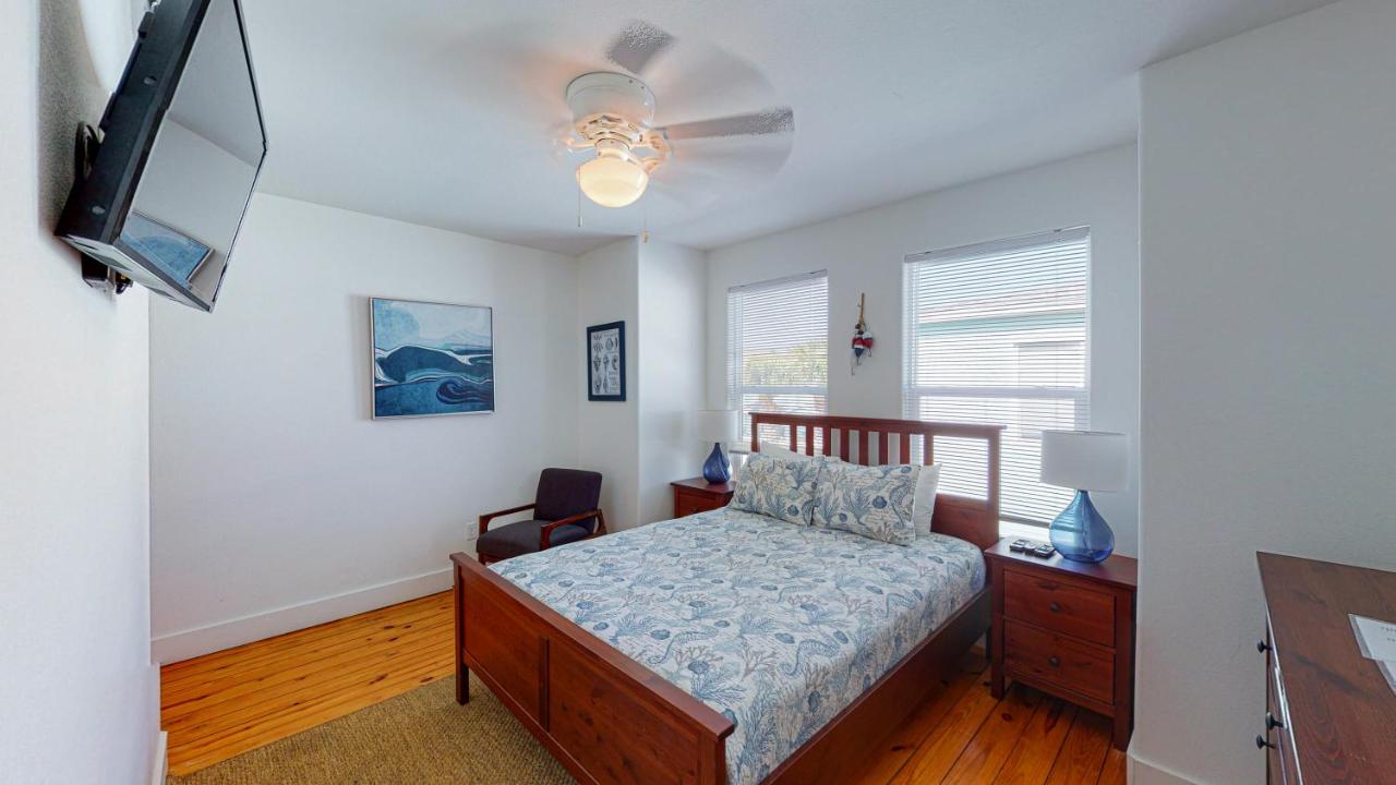 | TC602 Townhome Located in Town, Close to beach, Shared Pool, Pet Friendly