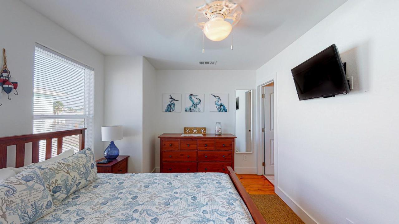 | TC602 Townhome Located in Town, Close to beach, Shared Pool, Pet Friendly