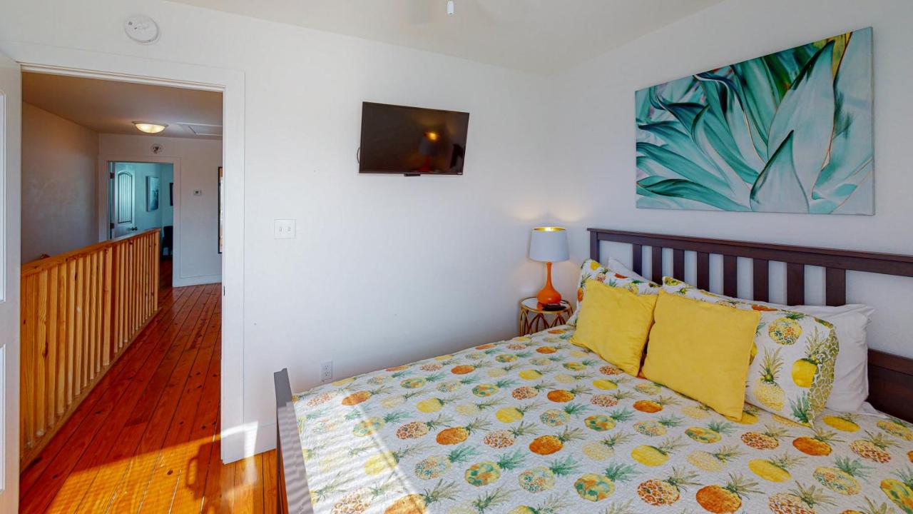 | TC602 Townhome Located in Town, Close to beach, Shared Pool, Pet Friendly