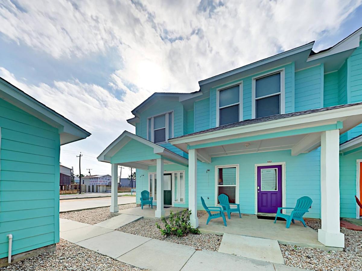 | TC602 Townhome Located in Town, Close to beach, Shared Pool, Pet Friendly
