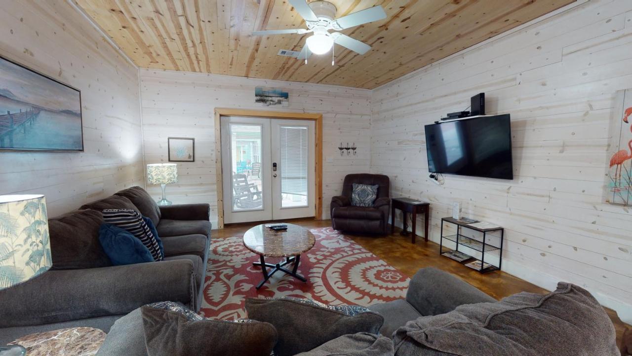 | TC603 Townhome Located in Town, Close to beach, Shared Pool, Pet Friendly