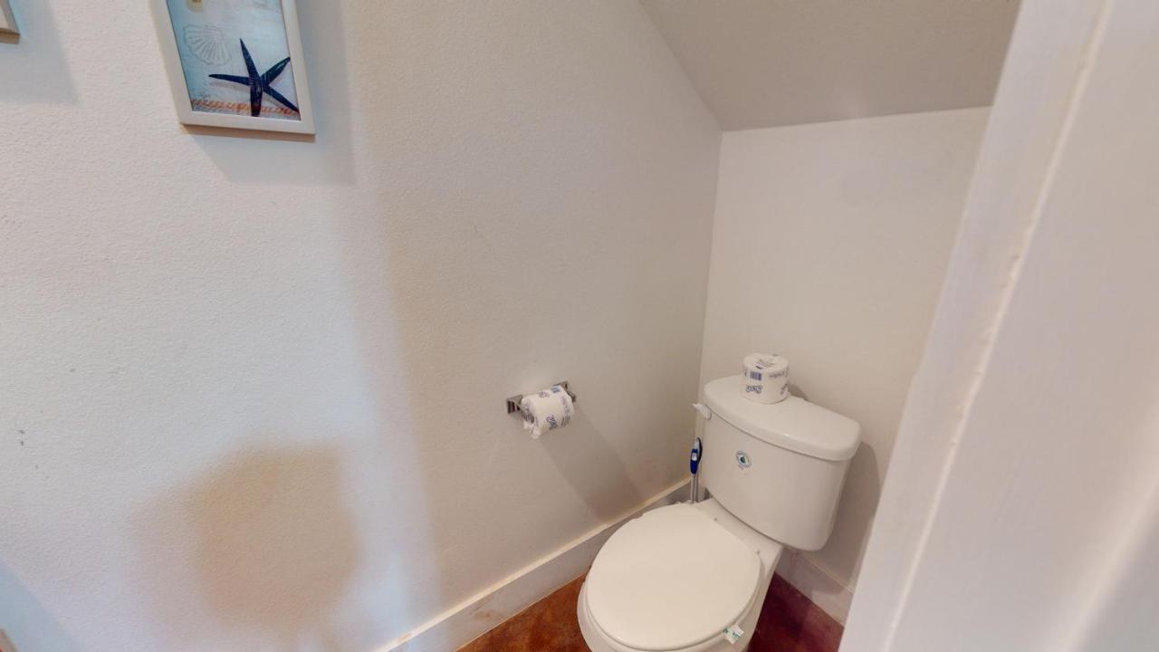 | TC603 Townhome Located in Town, Close to beach, Shared Pool, Pet Friendly