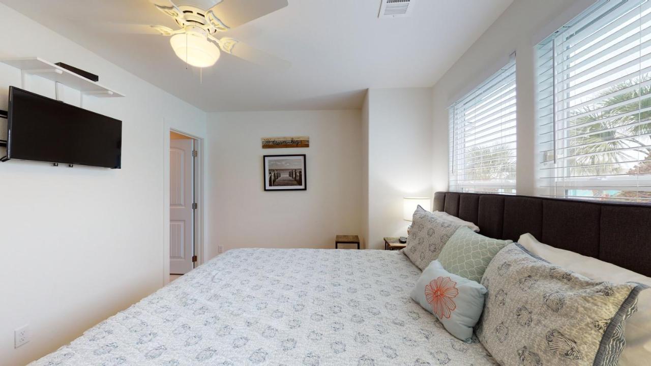 | TC603 Townhome Located in Town, Close to beach, Shared Pool, Pet Friendly