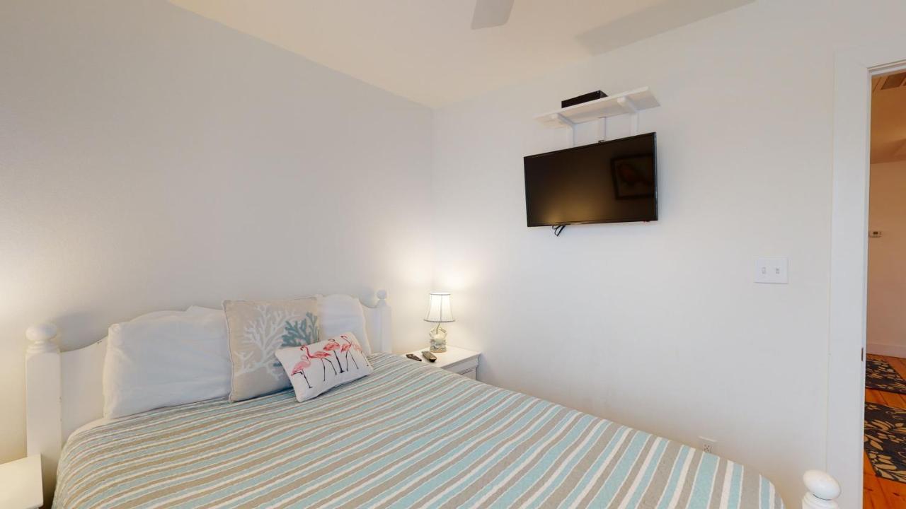 | TC603 Townhome Located in Town, Close to beach, Shared Pool, Pet Friendly