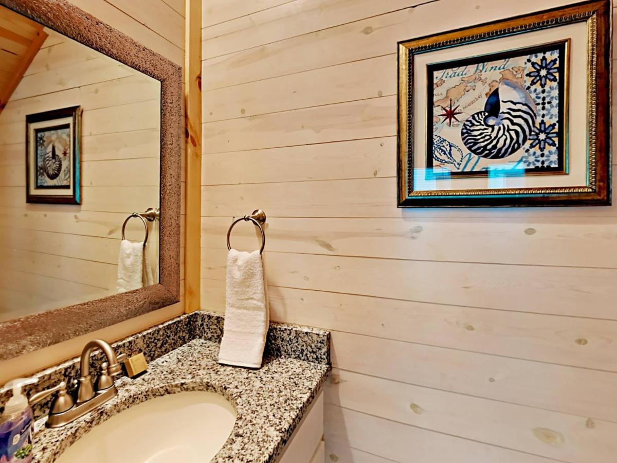| TC704 Townhome Located in Town, Close to beach, Shared Pool, Coastal Charm