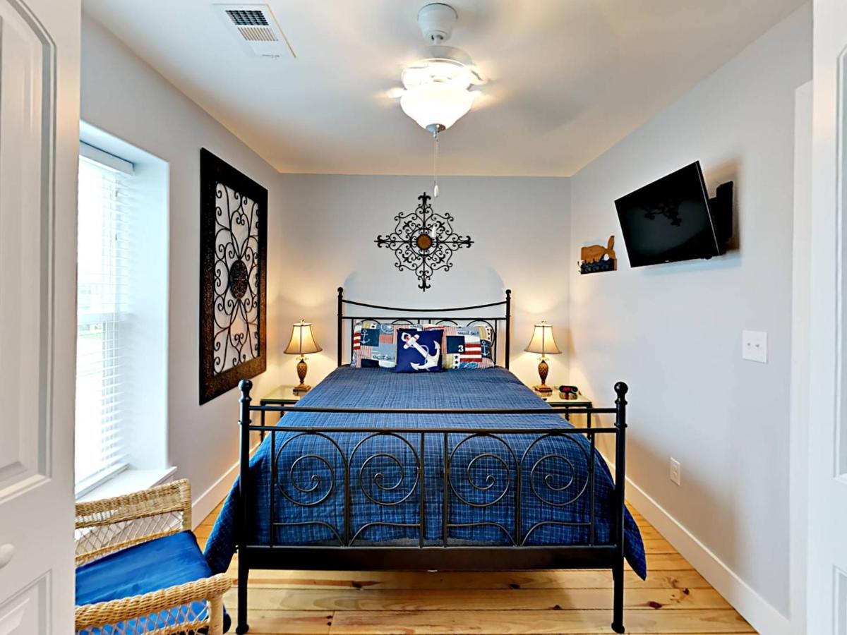 | TC704 Townhome Located in Town, Close to beach, Shared Pool, Coastal Charm