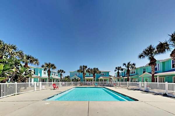  | TC704 Townhome Located in Town, Close to beach, Shared Pool, Coastal Charm
