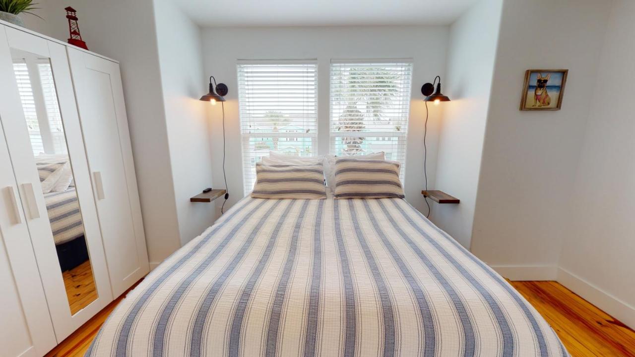  | TC703 Newly Decorated Townhome, Shared Pool, In Town, Close to Beach
