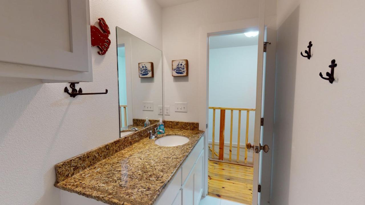  | TC703 Newly Decorated Townhome, Shared Pool, In Town, Close to Beach
