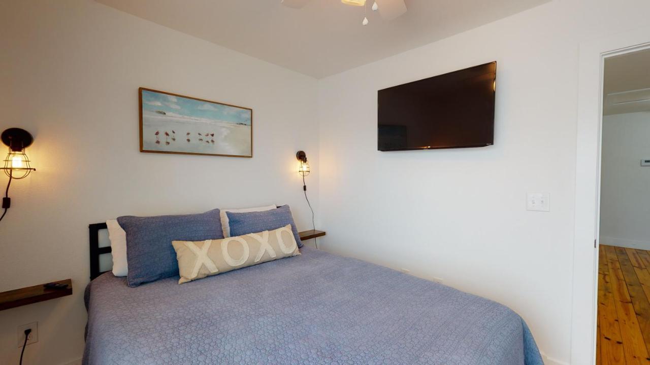 | TC703 Newly Decorated Townhome, Shared Pool, In Town, Close to Beach