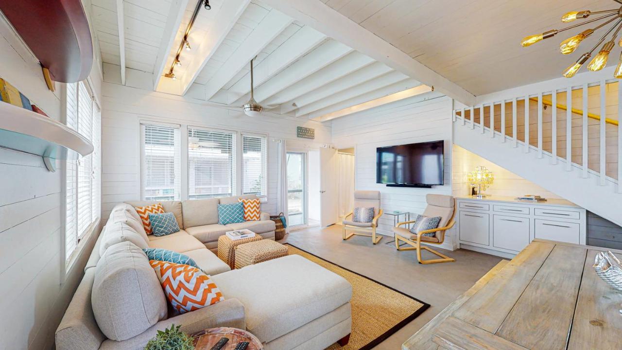  | TP5 5BR Townhome, Shared Pool, In Town, Near Beach