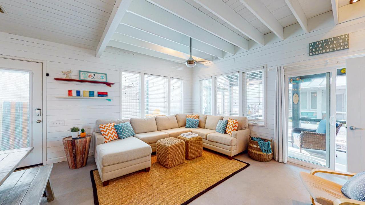  | TP5 5BR Townhome, Shared Pool, In Town, Near Beach
