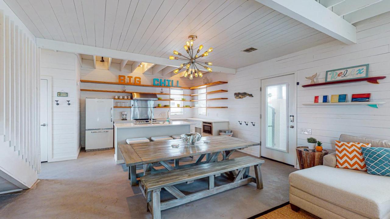  | TP5 5BR Townhome, Shared Pool, In Town, Near Beach