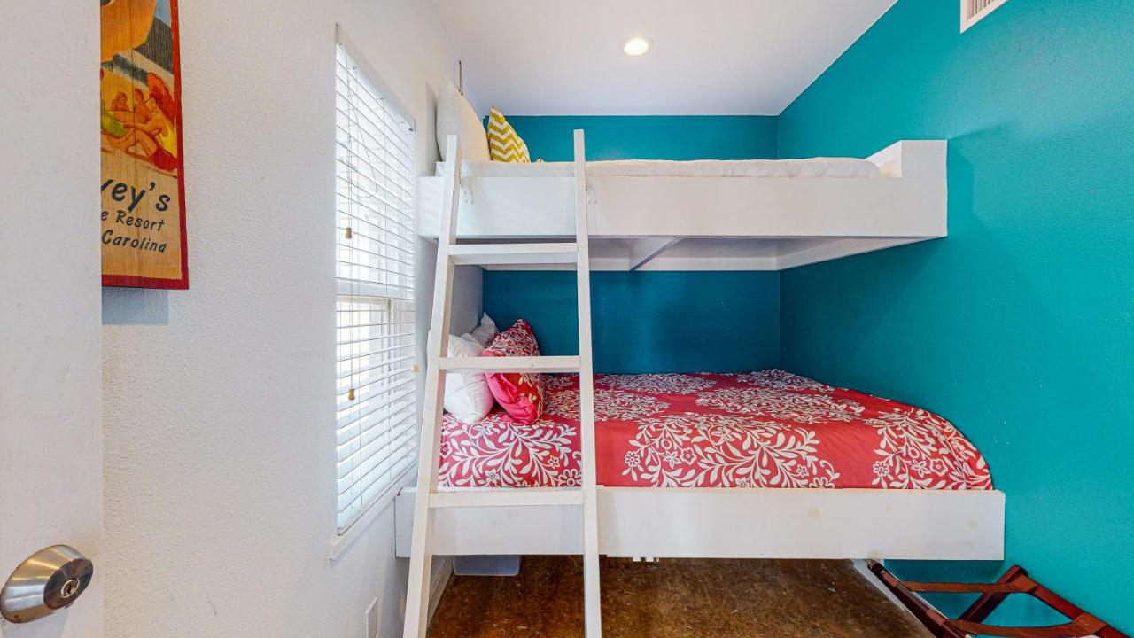  | TP5 5BR Townhome, Shared Pool, In Town, Near Beach