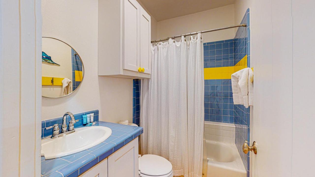  | TP5 5BR Townhome, Shared Pool, In Town, Near Beach