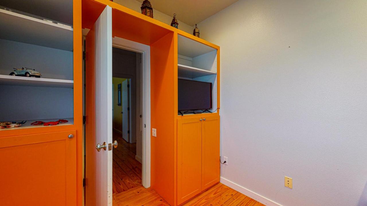  | TP5 5BR Townhome, Shared Pool, In Town, Near Beach