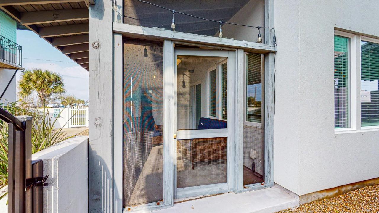  | TP5 5BR Townhome, Shared Pool, In Town, Near Beach