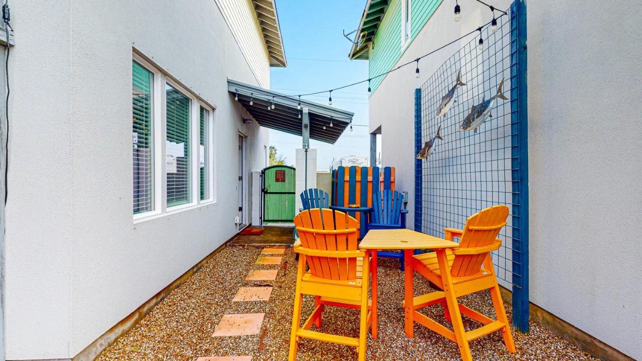  | TP5 5BR Townhome, Shared Pool, In Town, Near Beach