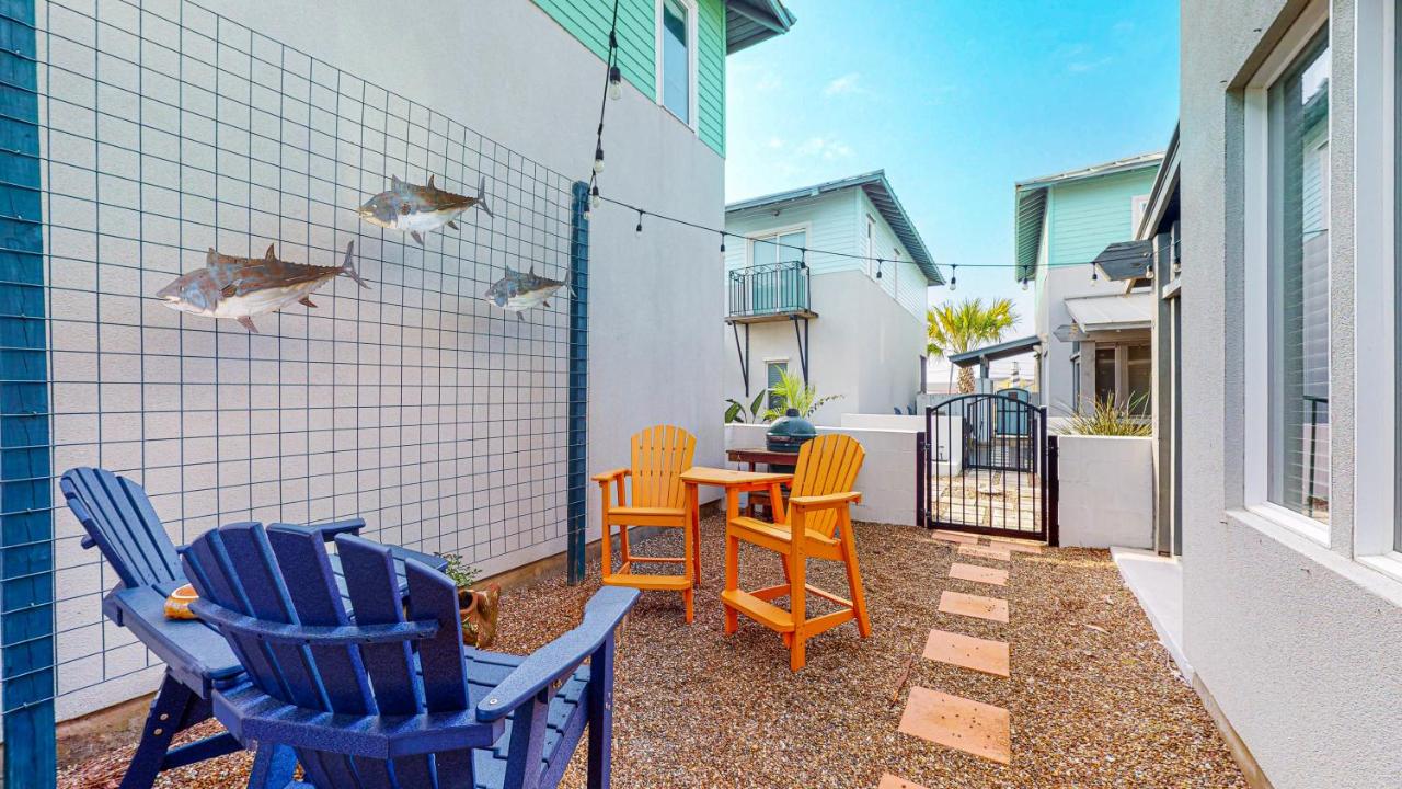  | TP5 5BR Townhome, Shared Pool, In Town, Near Beach