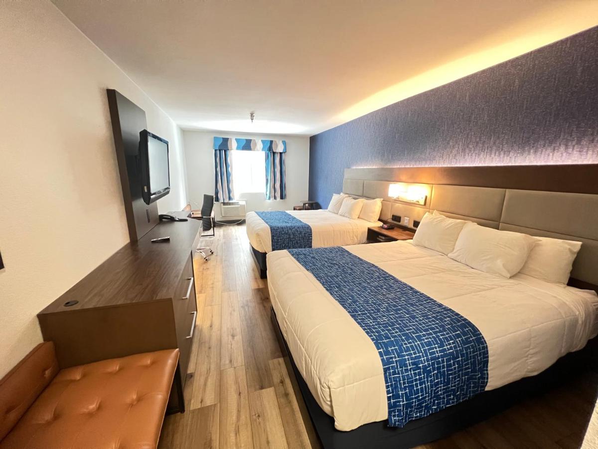 Queen Room with Two Queen Beds - Non-Smoking at SureStay Plus Hotel by Best Western Mammoth Lakes