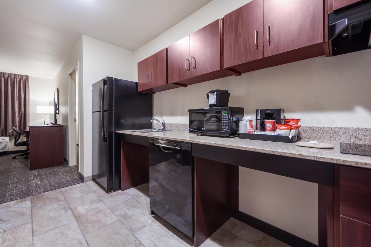  | Cobblestone Inn & Suites-Fremont