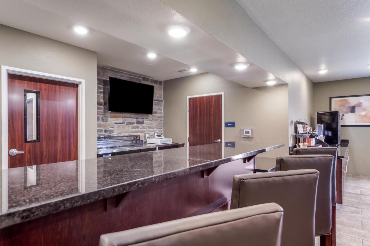  | Cobblestone Inn & Suites-Fremont