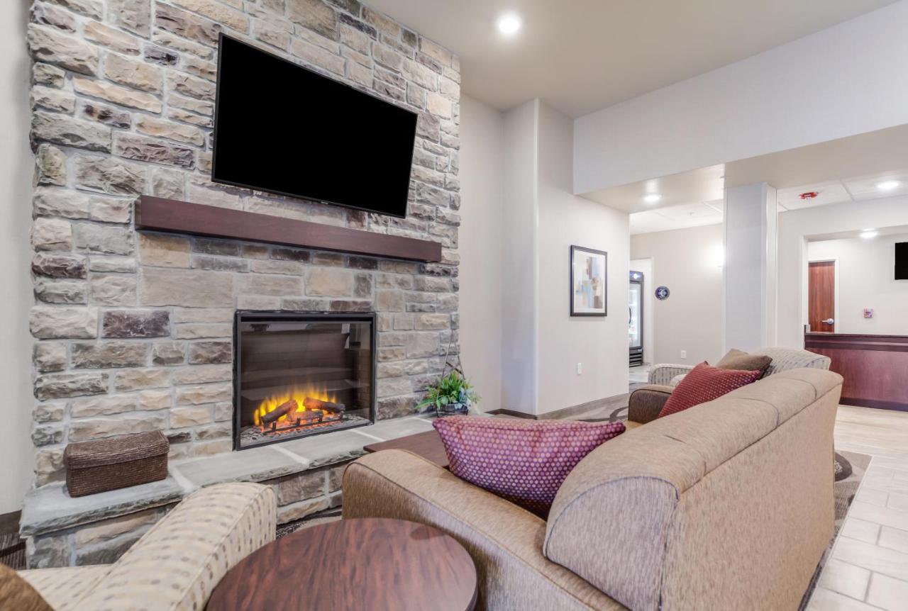  | Cobblestone Inn & Suites-Fremont