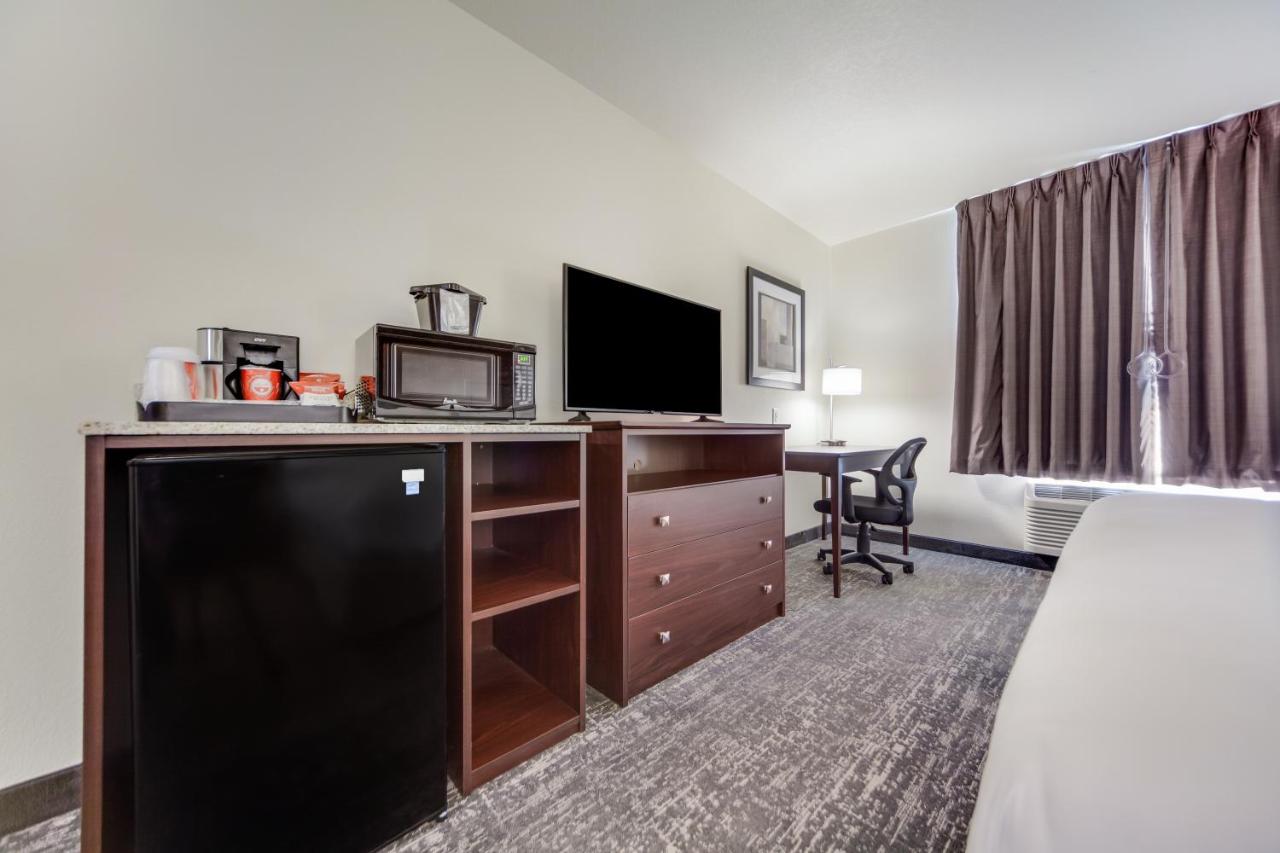  | Cobblestone Inn & Suites-Fremont