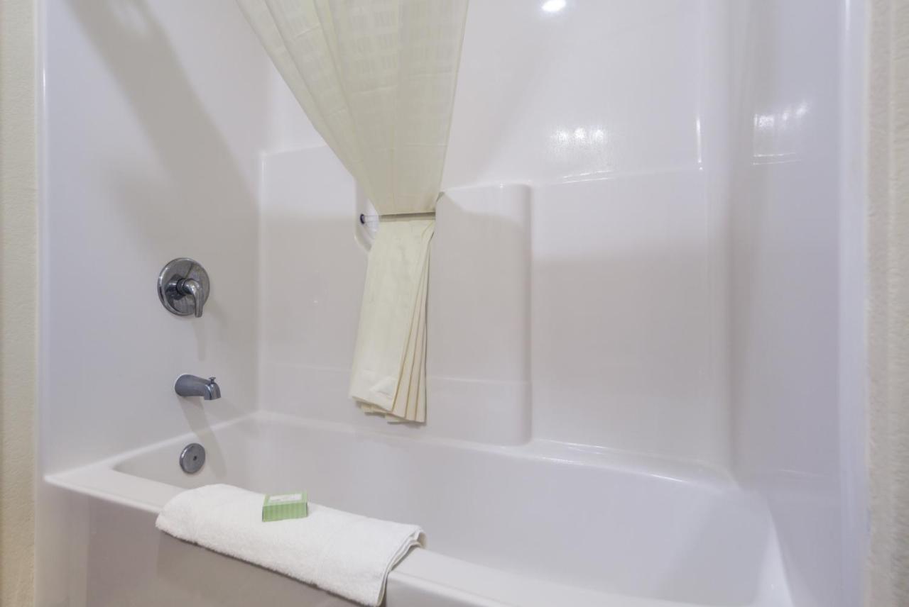  | Cobblestone Inn & Suites-Fremont