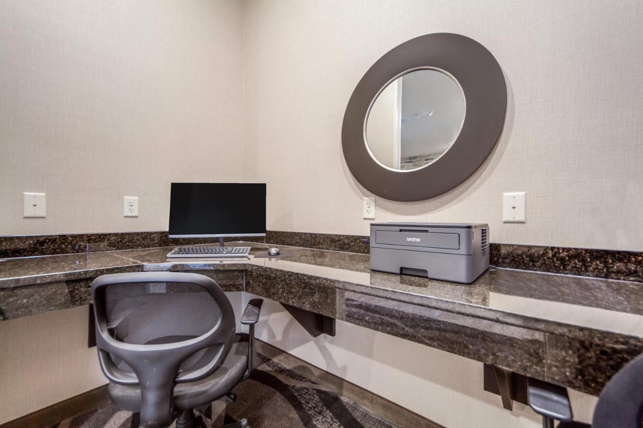  | Cobblestone Inn & Suites-Fremont
