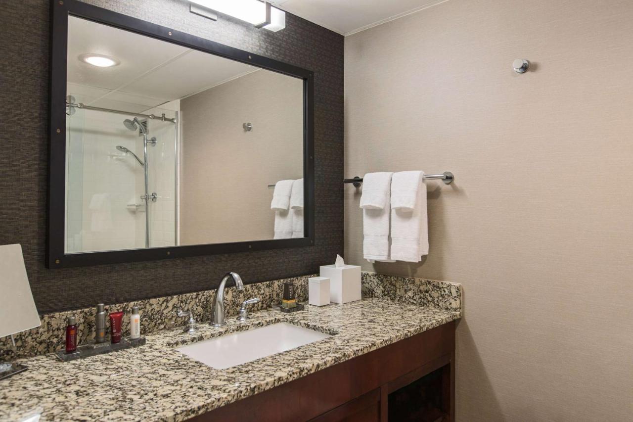 Concierge King at Sonesta Nashville Airport